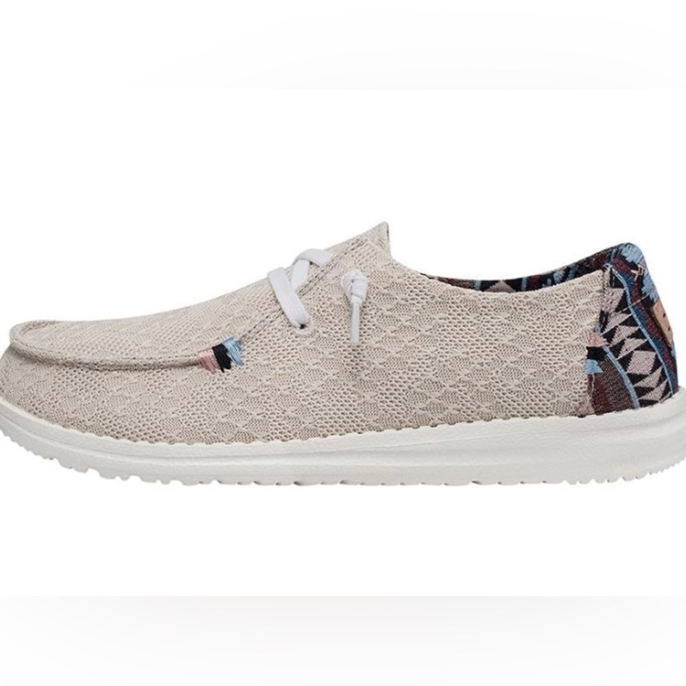 Women’s hey dudes size 7